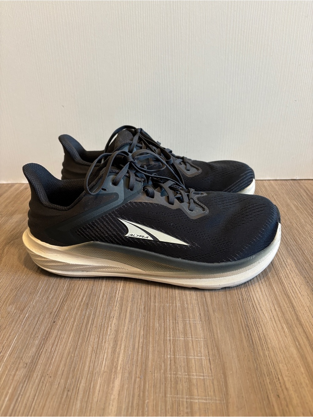 Altra Torin 8 Mens Size 8 Wide Black White Athletic Running Walking Sneakers